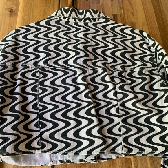 H&M Black and White cropped Denim Jacket - M - Picture 5 of 5